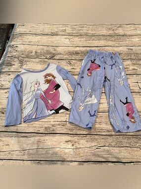 Disney Frozen Girls Pajama Set in Light Blue with Pink Accents Size 4t